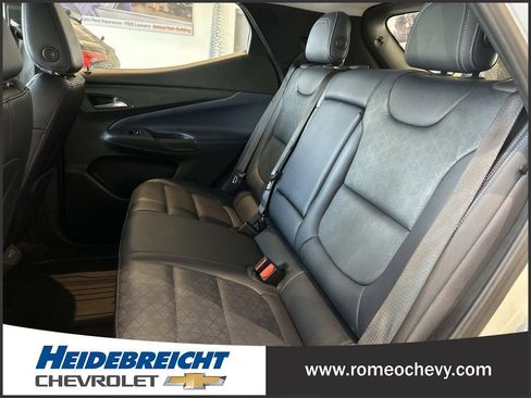 Used 2022 Chevrolet Bolt EUV LT w/ Convenience Package image 12