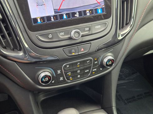 Used 2022 Chevrolet Equinox RS w/ RS Leather Package image 19