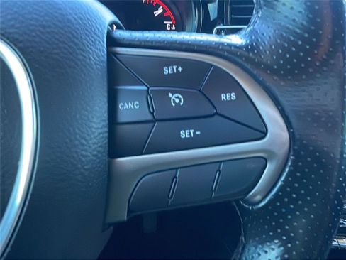 Used 2021 Dodge Durango SXT image 25