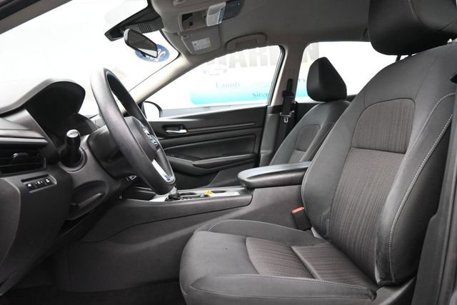 Used 2025 Nissan Altima 2.5 SV FWD image 10