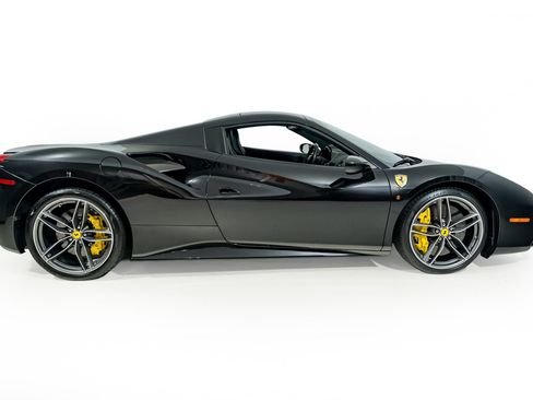 Certified 2017 Ferrari 488 Spider RWD image 10