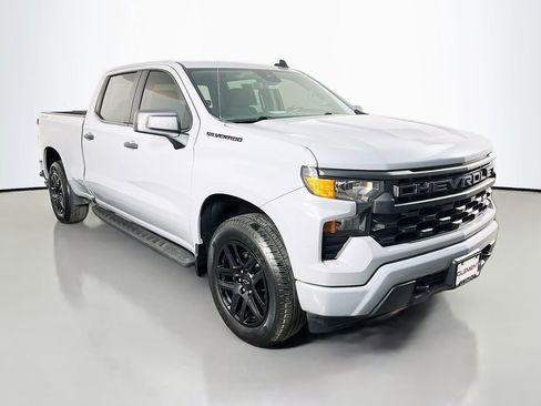 Used 2024 Chevrolet Silverado 1500 Custom w/ Dark Appearance Package AWD/4WD image 4