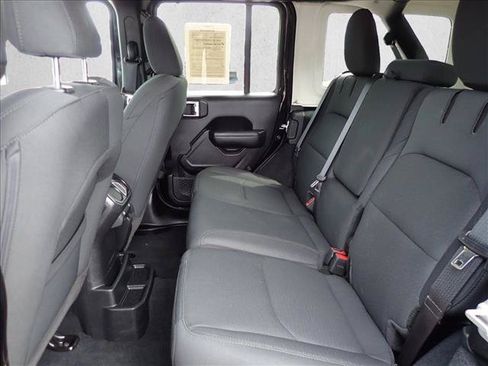 Used 2023 Jeep Wrangler Unlimited w/ Cold Weather Group AWD/4WD image 9