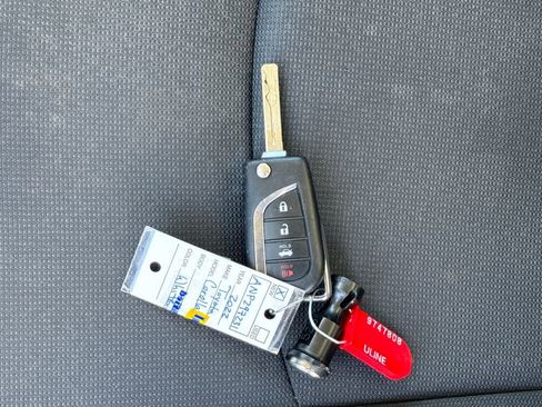 Used 2022 Toyota Corolla LE image 29