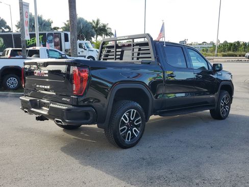 Used 2024 GMC Sierra 1500 AT4 w/ Technology Package image 5