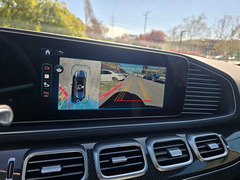 New 2026 Mercedes-Benz GLS 63 AMG 4MATIC image 32