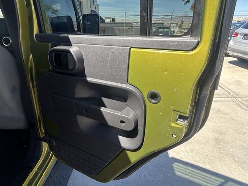 Used 2008 Jeep Wrangler Unlimited Sahara w/ Dual Top Group image 31