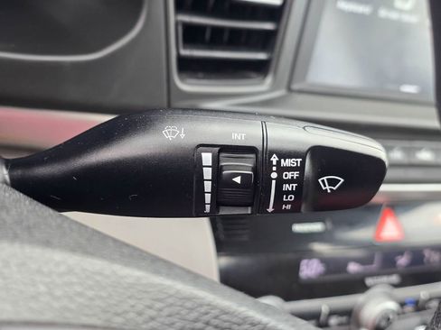 Used 2020 Hyundai Elantra SEL FWD image 22
