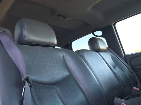 Used 2006 Chevrolet Silverado 3500 W/T w/ Skid Plate Package image 18