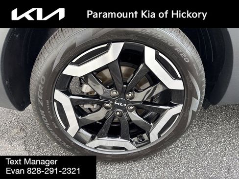 Used 2025 Kia Telluride EX FWD image 9