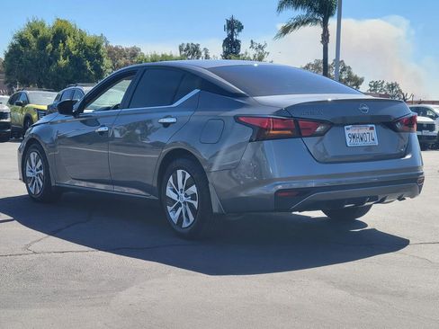 Used 2024 Nissan Altima 2.5 S FWD image 3