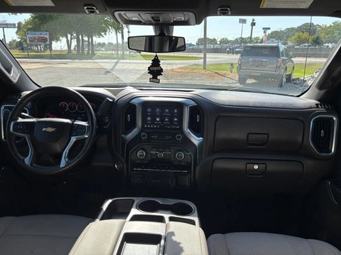 Used 2020 Chevrolet Silverado 1500 LT w/ Texas Edition AWD/4WD image 18