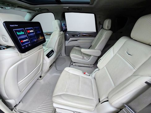 Used 2022 Cadillac Escalade Sport Platinum image 8