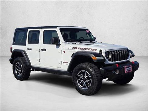 Used 2025 Jeep Wrangler Rubicon image 3
