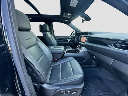 Used 2021 GMC Yukon XL Denali w/ Denali Premium Package RWD image 32