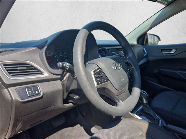 Used 2022 Hyundai Accent SE FWD image 6