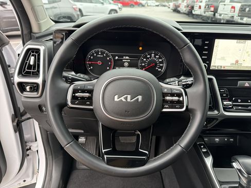 Used 2023 Kia Sorento S w/ Panoramic Sunroof Package image 24