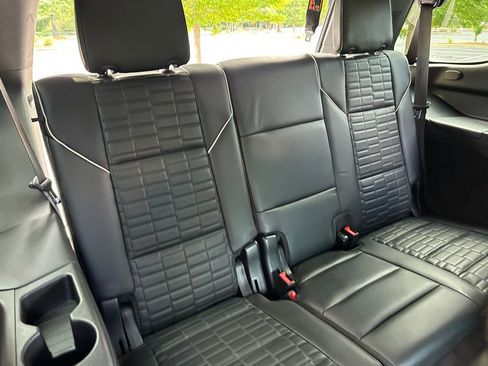 Used 2023 Cadillac Escalade Sport Platinum w/ Heavy-Duty Trailer Package AWD/4WD image 49