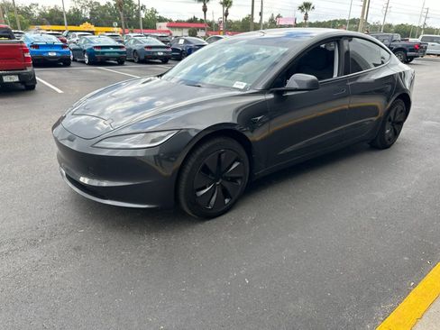 Used 2025 Tesla Model 3 Long Range RWD image 7