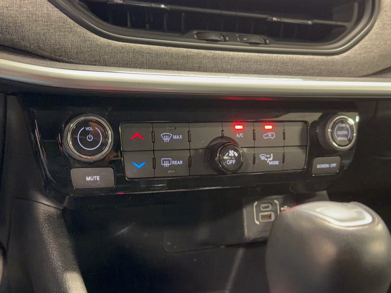 Used 2022 Jeep Compass Latitude FWD image 22