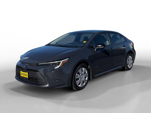 Used 2024 Toyota Corolla LE image 1