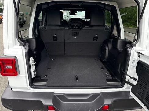 New 2026 Jeep Wrangler Unlimited Sahara AWD/4WD image 12
