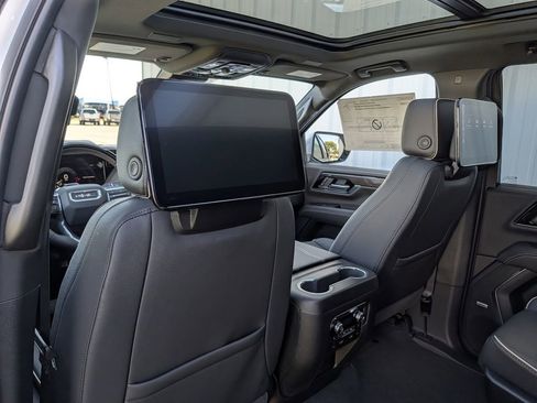 New 2026 GMC Yukon Elevation w/ Elevation Premium Package AWD/4WD image 28
