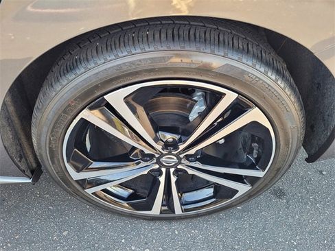 Used 2023 Nissan Sentra SR w/ SR Premium Package image 26