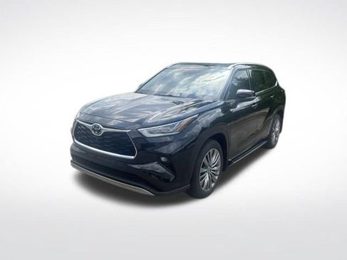 Used 2021 Toyota Highlander Platinum FWD image 7