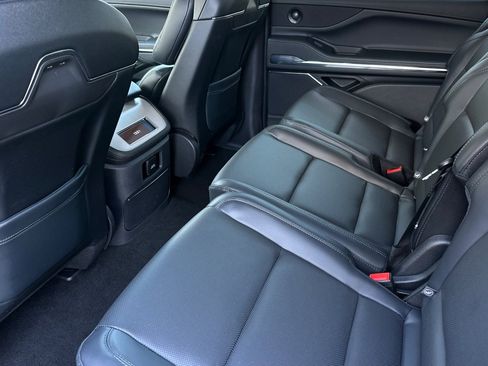 New 2026 Lincoln Navigator L Premier AWD/4WD image 11