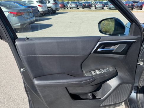 Used 2024 Mitsubishi Outlander SE image 28