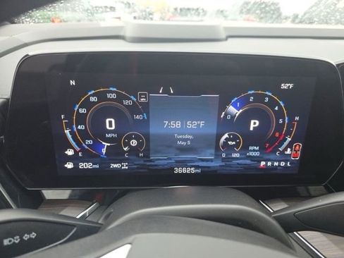 Used 2025 Chevrolet Suburban Z71 AWD/4WD image 12
