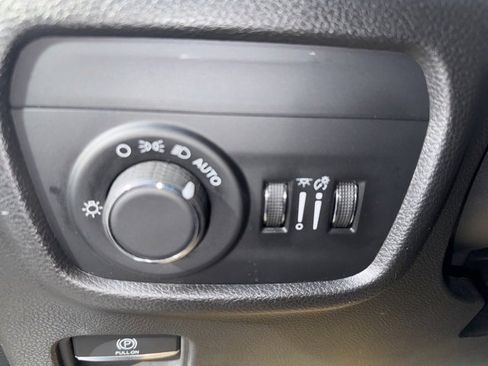 Used 2024 Jeep Grand Cherokee Laredo X w/ Trailer Tow Package image 18