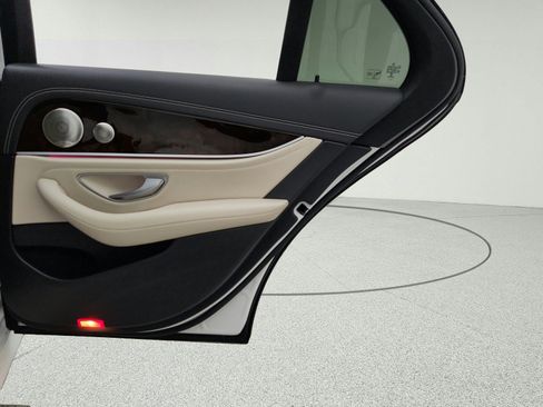 Used 2022 Mercedes-Benz E 350 Sedan image 28