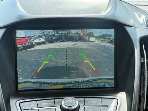 Used 2019 Ford Escape SE FWD image 14
