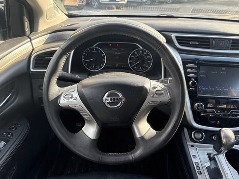 Used 2016 Nissan Murano Platinum w/ Platinum Technology Package FWD image 12