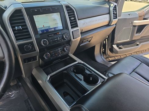 Used 2020 Ford F350 Lariat w/ Lariat Ultimate Package AWD/4WD image 23