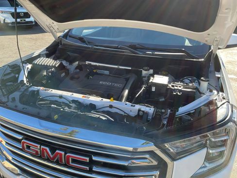 Used 2022 GMC Terrain SLT image 24