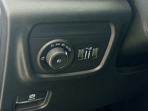 New 2025 Jeep Grand Cherokee L Limited w/ Luxury Tech Group II image 10