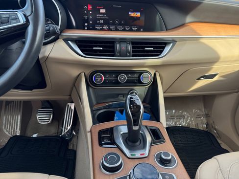 Used 2021 Alfa Romeo Stelvio Ti w/ Premium Package image 11