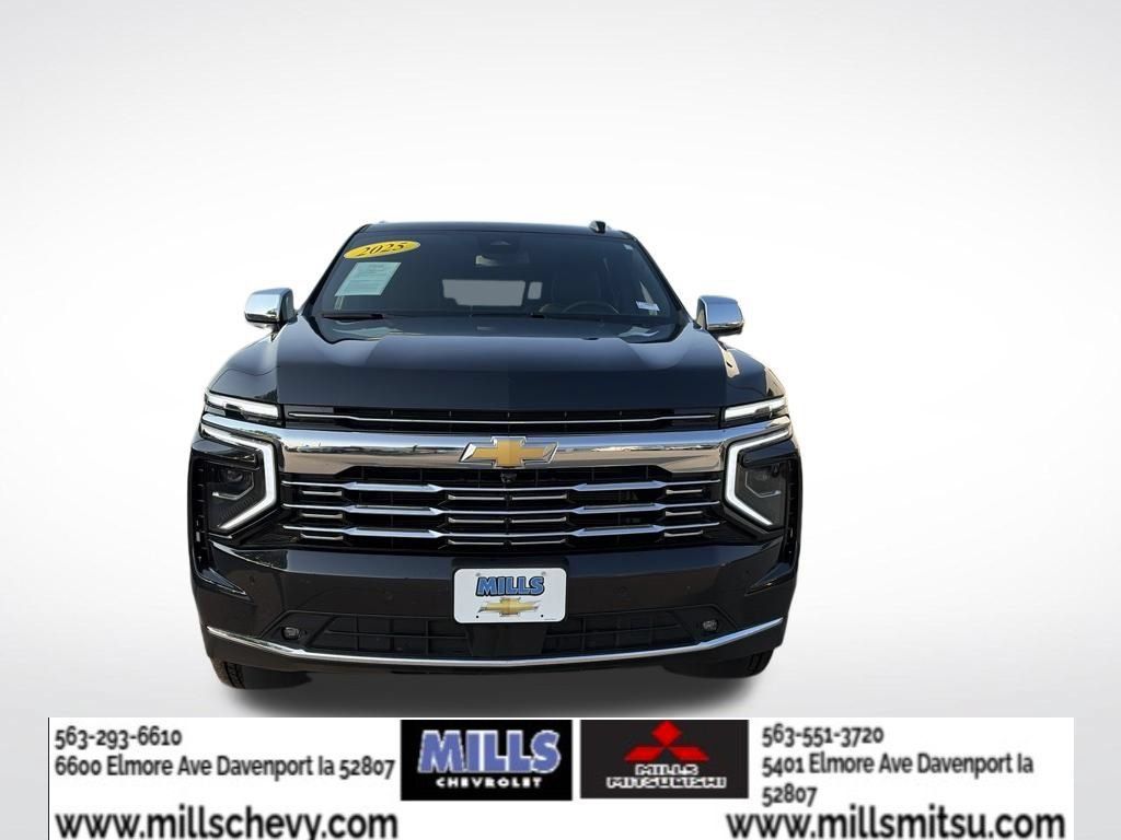 Used 2025 Chevrolet Suburban Premier AWD/4WD image 8
