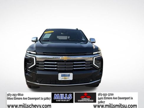 Used 2025 Chevrolet Suburban Premier AWD/4WD image 8