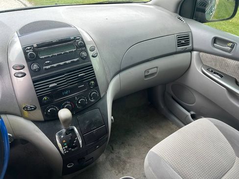 Used 2007 Toyota Sienna LE FWD image 24