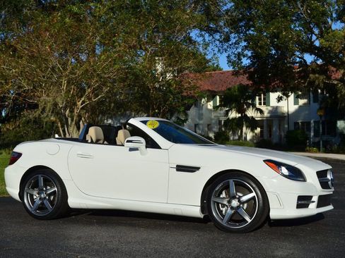 Used 2015 Mercedes-Benz SLK 250 image 8