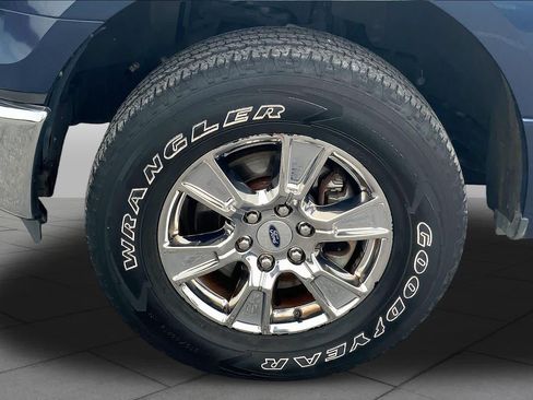 Used 2015 Ford F150 XLT w/ Equipment Group 302A Luxury AWD/4WD image 11