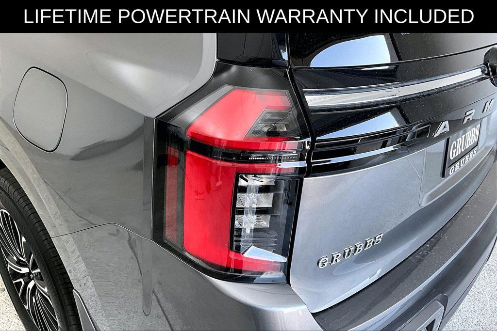 Used 2025 Nissan Armada SL AWD/4WD image 39