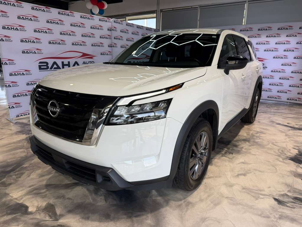 Used 2024 Nissan Pathfinder S AWD/4WD image 5