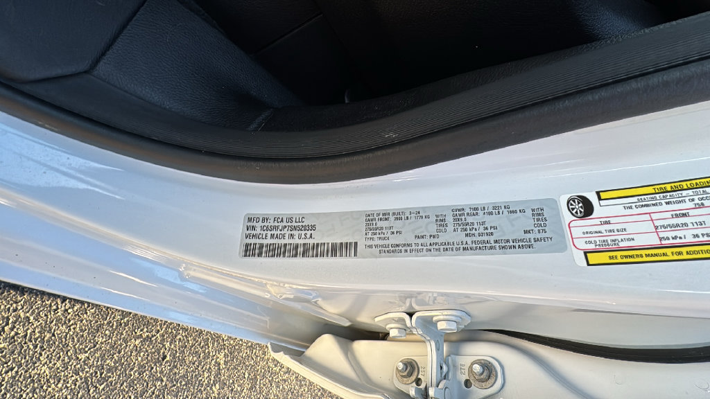 Used 2025 RAM 1500 Laramie AWD/4WD image 31