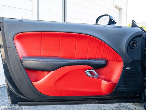 Used 2017 Dodge Challenger R/T Scat Pack w/ Leather Interior Group RWD image 26