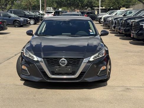 Used 2022 Nissan Altima 2.5 SV FWD image 2